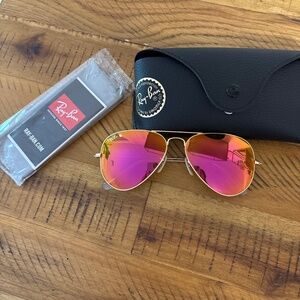 LIKE NEW Bright Pink Mirrored Ray Ban Aviator Sunglasses